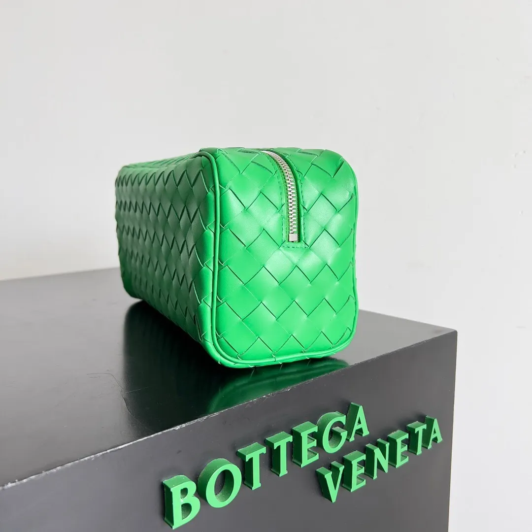 All categories 💚 Authentic bags 💚 BV 2025 new BV toiletry bag